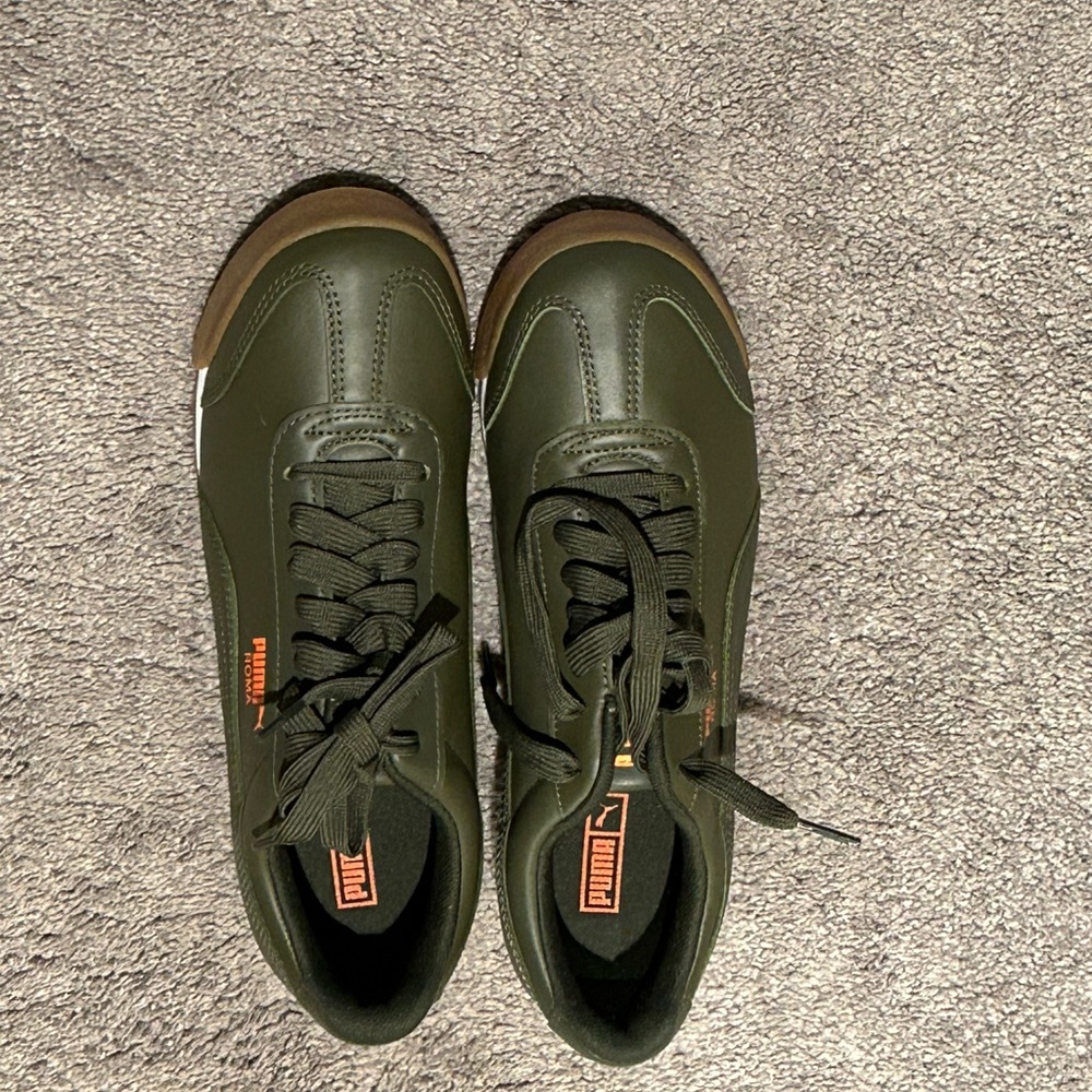 Puma Men's Olive and Orange Sneakers